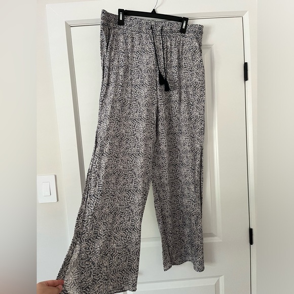 RW & CO wide leg drawstring pants - Picture 1 of 6